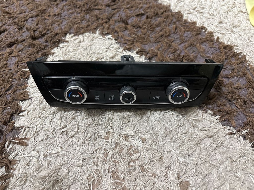 OPEL CORSA F  Fűtéskapcsoló (digit klímás) 1. kép