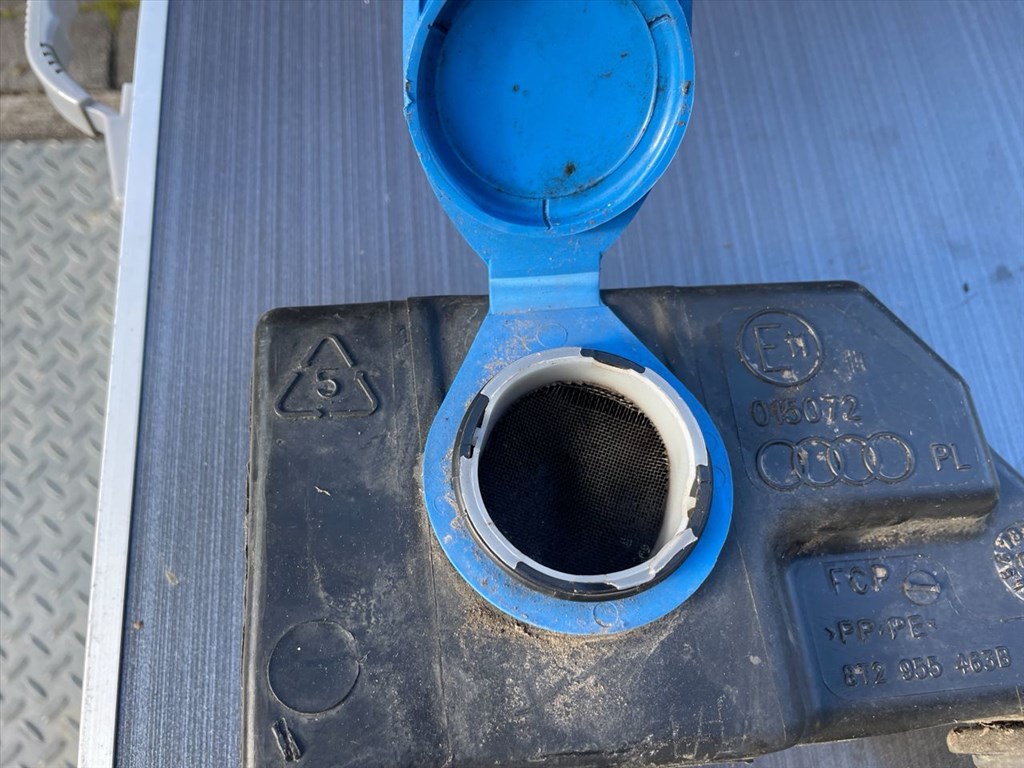 AUDI A4 Avant 8K5, B8 Ablakmosó Tartály 016105 4. kép