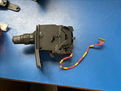 RENAULT CLIO III BR0/1, CR0/1 Bal Kormánykapcsoló Irányjelző