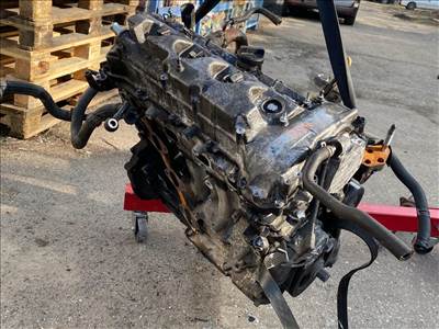 TOYOTA AURIS NRE15_, ZZE15_, ADE15_, ZRE15_, NDE15_ Motor (Fűzött blokk hengerfejjel)