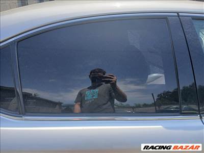 Lexus IS 220d jobb hátsó ablak üveg 