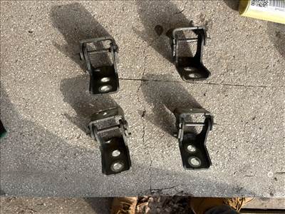 CITROËN C4 CACTUS  Bal első Zsanér