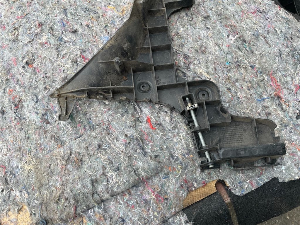 AUDI A3 8P1 Jobb hátsó Lökhárító Tartó (Műanyag) 014060 4. kép