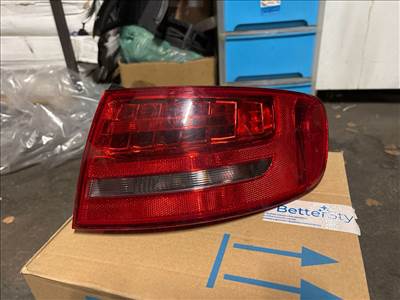 AUDI A4 Avant 8K5, B8 Jobb Külső Hátsó Lámpa 015379