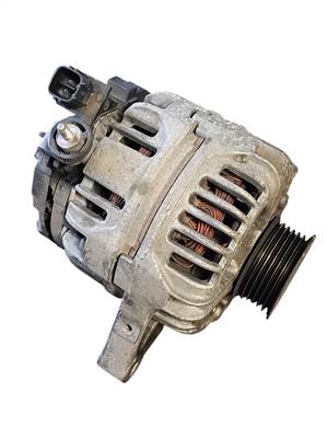 Toyota generátor Bosch 0 124 315 024 – 27060-0D030-B, 14 V 80 A