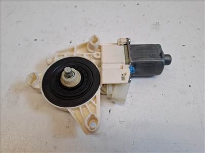 Mercedes-Benz B-osztály (W246) jobb első ablakemelő motor A2469065200