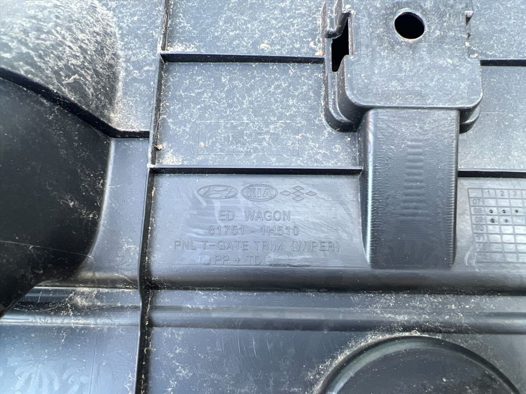 KIA CEED SW ED Csomagtérajtó Burkolat (Részeivel) 4. kép