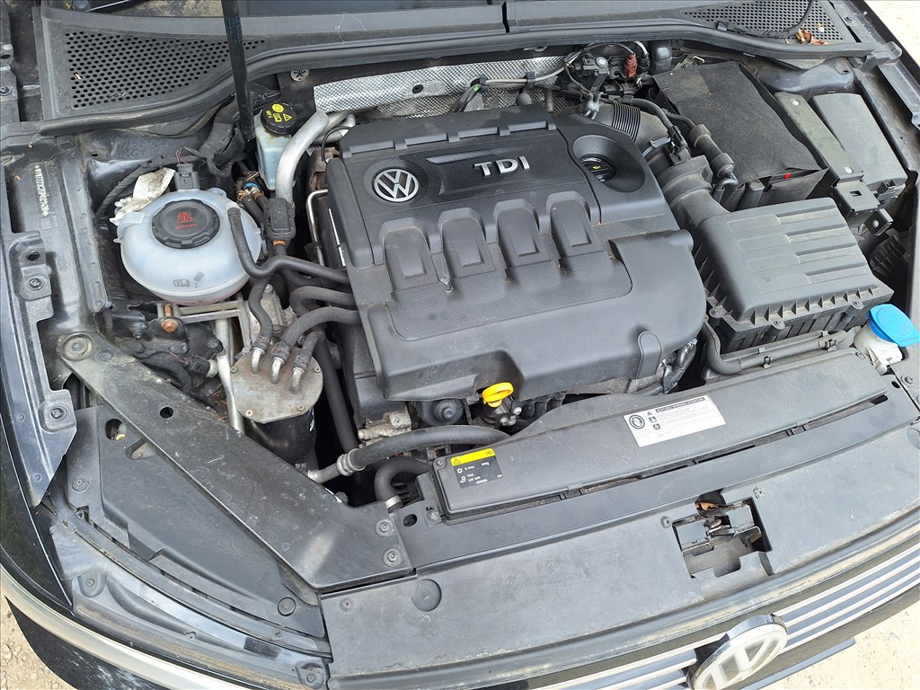 Volkswagen Passat B8 (B8) LC9X CRLB QFZ  bontott alkatrészei 7. kép