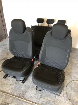 Renault Captur Gyönyörű állapotú komplett ülés szett