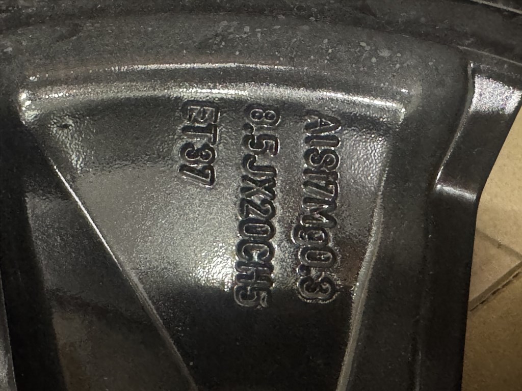 R20 Original Renault 8.5J ET37 - 403005760R 1db alufelni felni 3. kép