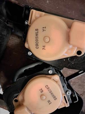 Mitsubishi Grandis bal első biztonsági öv 