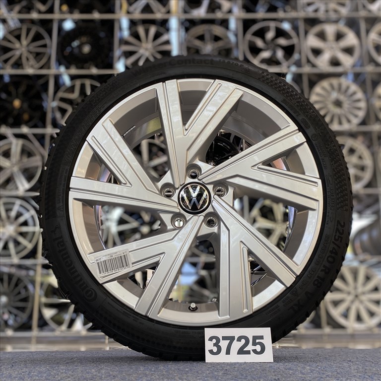 (3725) Volkswagen 18 gyári alufelni felni 5x112, 225/40 téli gumi Golf 1. kép