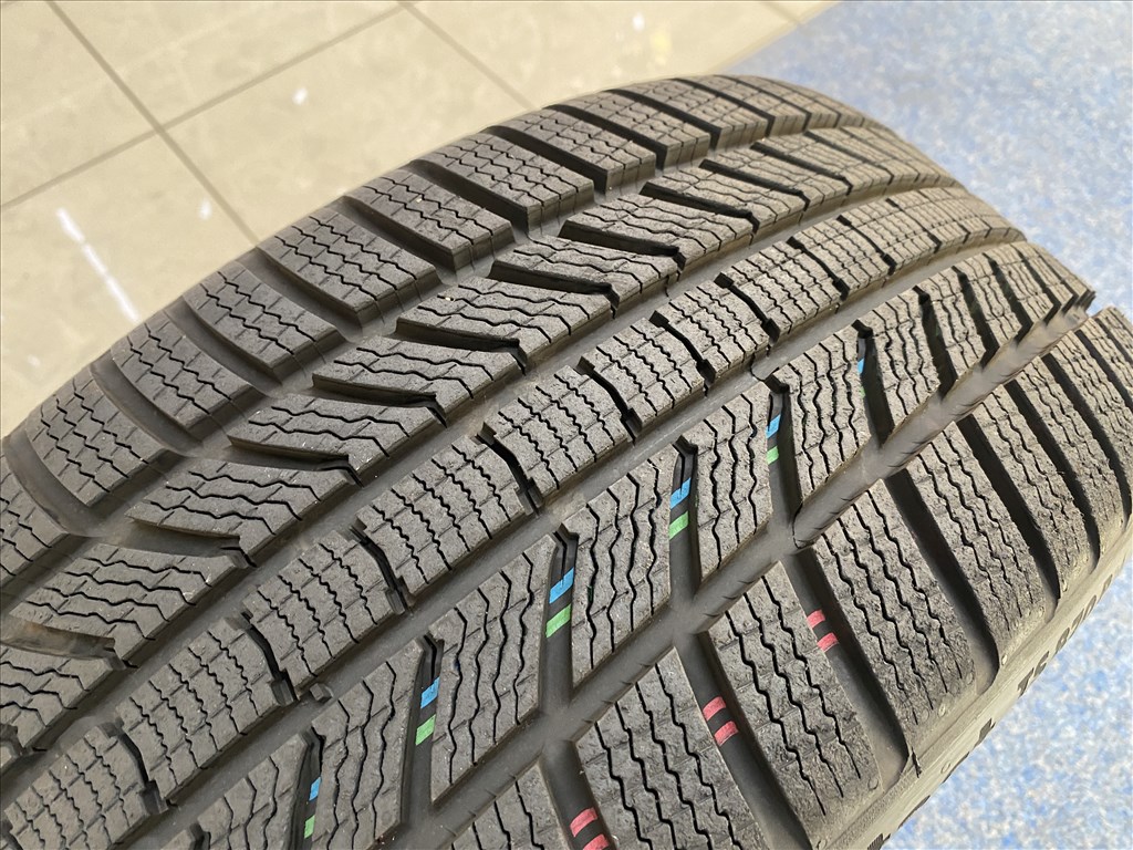 (3725) Volkswagen 18 gyári alufelni felni 5x112, 225/40 téli gumi Golf 2. kép