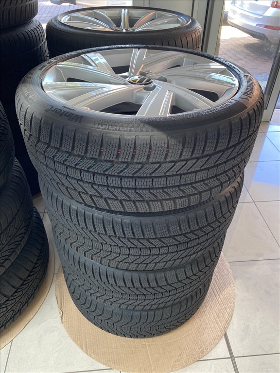 (3725) Volkswagen 18 gyári alufelni felni 5x112, 225/40 téli gumi Golf 6. kép