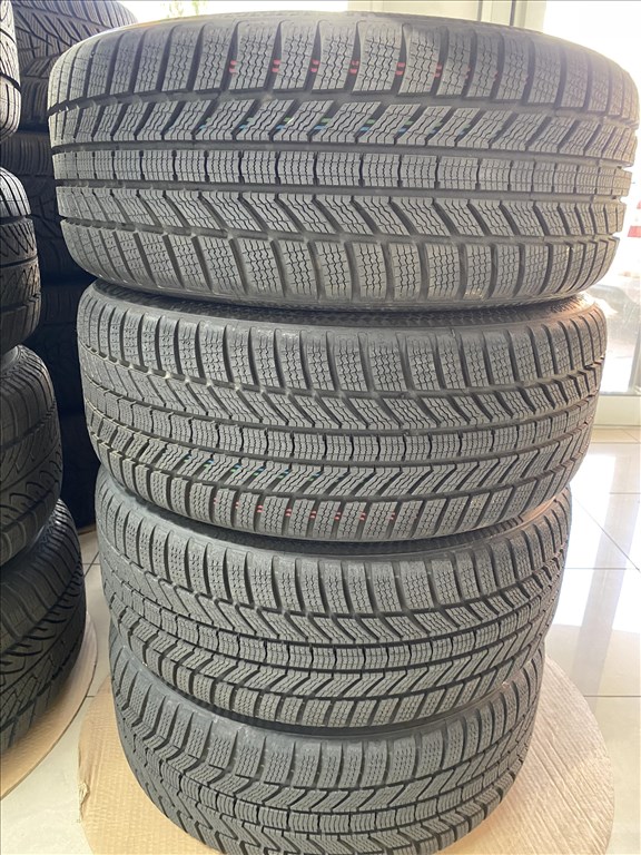 (3725) Volkswagen 18 gyári alufelni felni 5x112, 225/40 téli gumi Golf 7. kép