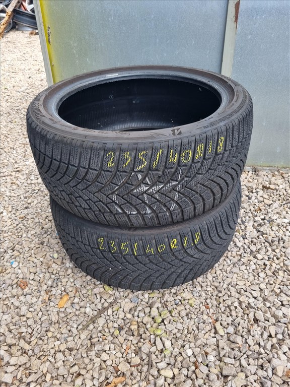  235/4018" újszerű Bridgestone Blizzak LM005 téli gumi 2db  1. kép