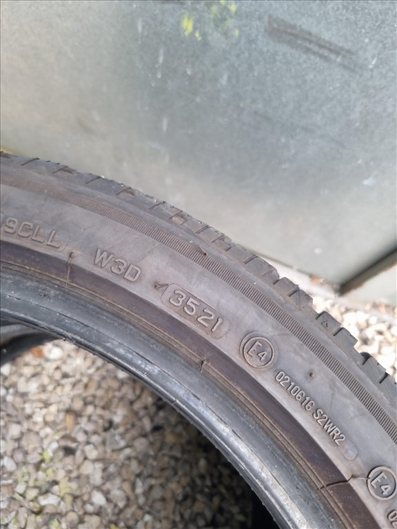  235/4018" újszerű Bridgestone Blizzak LM005 téli gumi 2db  5. kép