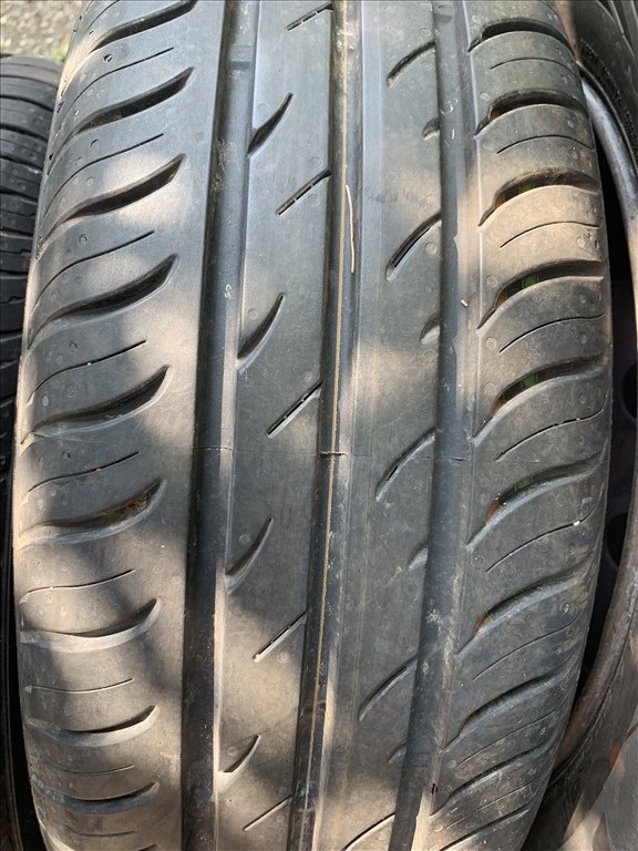  4x108 lyukosztású 15" használt  lemezfelni, rajta 185/65 újszerű Nexen nyári gumi   2. kép