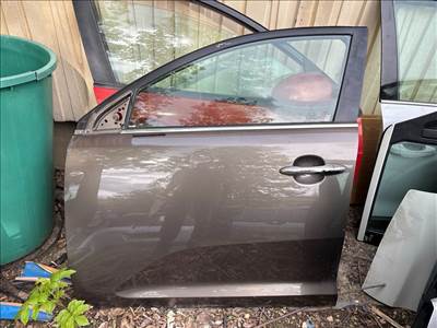 KIA SPORTAGE SL Bal első Ajtó (Részeivel)