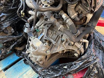 NISSAN PULSAR C13 Váltó (Mechanikus)