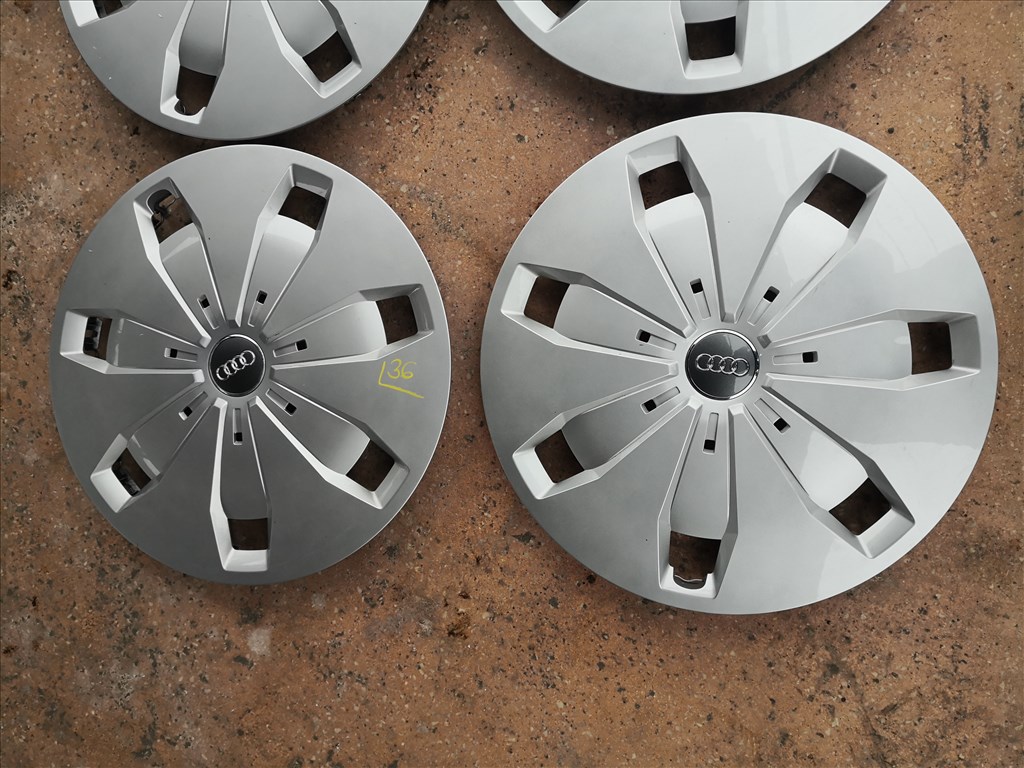 16-os Gyári Audi dísztárcsa 20000ft a 4db/36/ 1. kép
