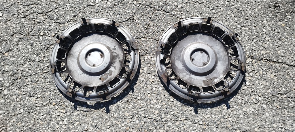 Volkswagen Golf I, Santana stb gyári 13" dísztárcsa pár szép állapotban eladó! 4. kép