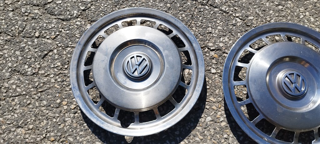 Volkswagen Golf I, Santana stb gyári 13" dísztárcsa pár szép állapotban eladó! 2. kép