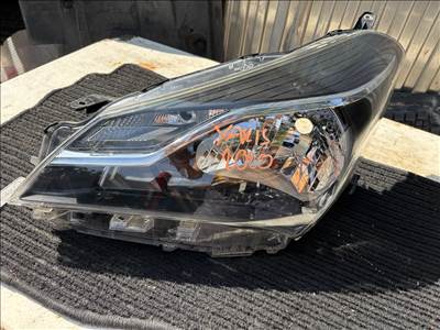 Toyota Yaris (XP130/XP150) FACELIFT Bal első lámpa 81170-0dj70