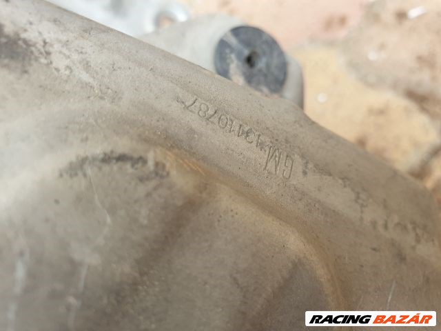 Opel Astra H Bal lámpakeret + nyúlványvég  3. kép