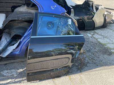AUDI A4 8K2, B8 Bal hátsó Ajtó (Részeivel) 016428