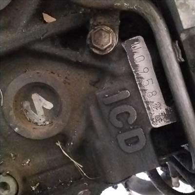 TOYOTA Avensis Verso 2001.08.01-2009.03.31 Motor, diesel fűzött blokk hengerfejjel