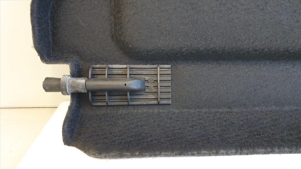 511792 Ford Fiesta 2007, Kalaptartó, 5 Ajtóshoz. 5. kép