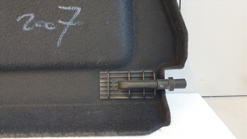 511792 Ford Fiesta 2007, Kalaptartó, 5 Ajtóshoz. 6. kép