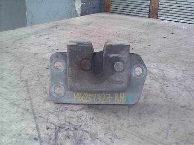 NISSAN VANETTE CARGO Bal alsó csomagtérajtó zár 