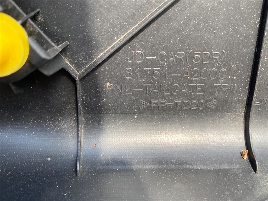 KIA CEED SW ED Csomagtérajtó Kárpit 3. kép