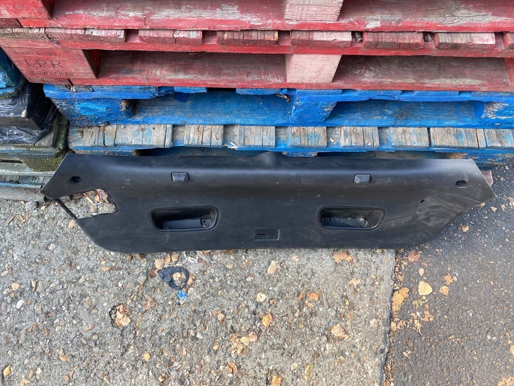 KIA CEED SW ED Csomagtérajtó Kárpit 5. kép