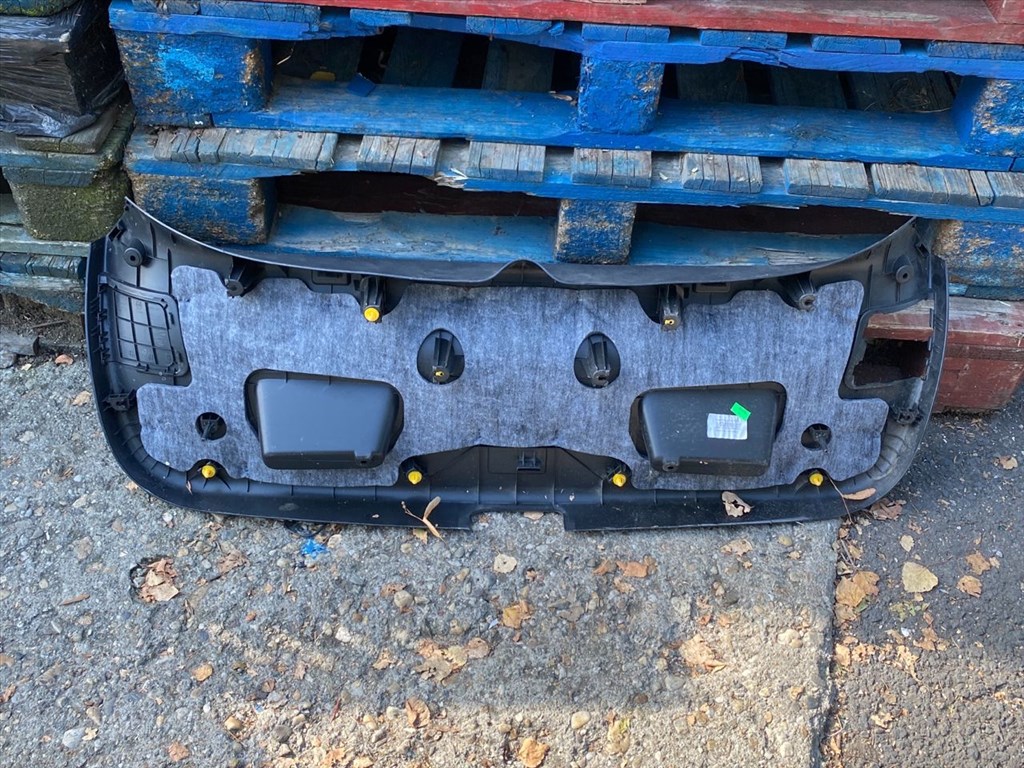 KIA CEED SW ED Csomagtérajtó Kárpit 6. kép