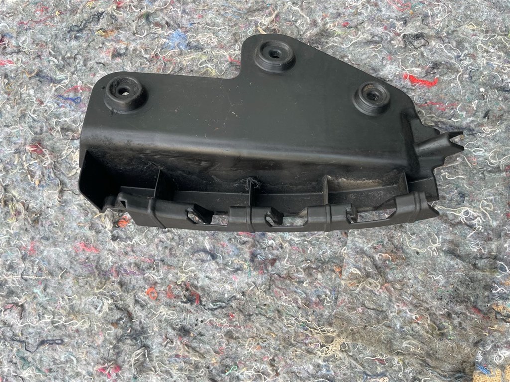 AUDI A3 8P1 Jobb hátsó Oldal Lökhárító Tartó (Műanyag) 014074 4. kép