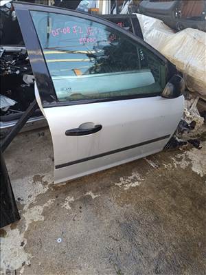 Ford Focus Mk2 Jobb első ajtó  fmk2je