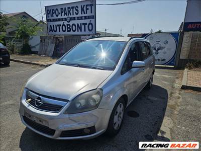 Opel Zafira B bontott alkatrészei