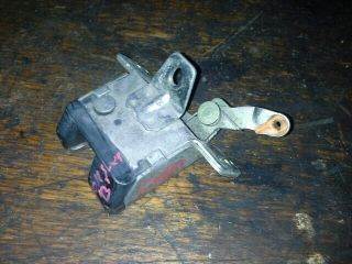 Opel Corsa B Csomagtérajtó Zárszerkezet *65483*