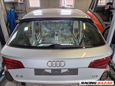Audi A3 8V csomagtérajtó LX7W