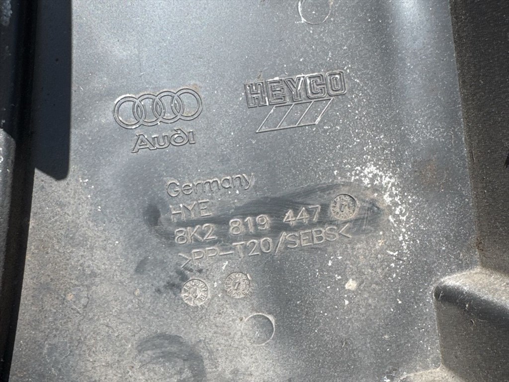 AUDI A4 8K2, B8 Levélrács 017041 3. kép