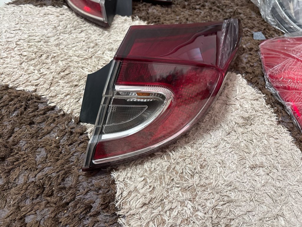 RENAULT MEGANE III Grandtour KZ0/1 Jobb Külső Hátsó Lámpa 015640 2. kép