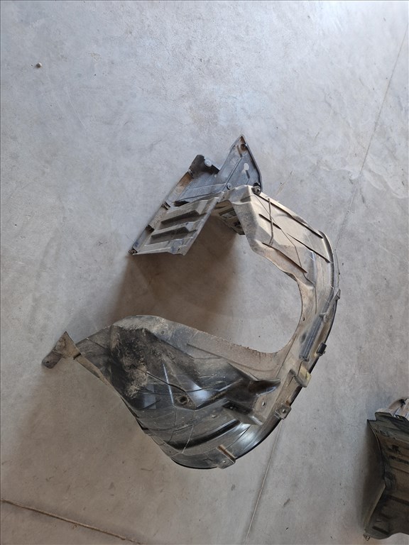 SUZUKI VITARA (LY) jobb első dobbetét 72231-54P0 2. kép