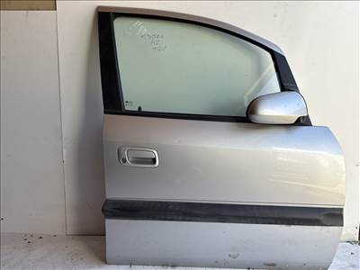 13071 Opel Zafira A  Jobb első  Ajtó Ezüst Z157