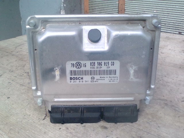 VOLKSWAGEN PASSAT 00.11-05.02 B5.5 Motorvezérlő egység ECU PCM modul 1. kép