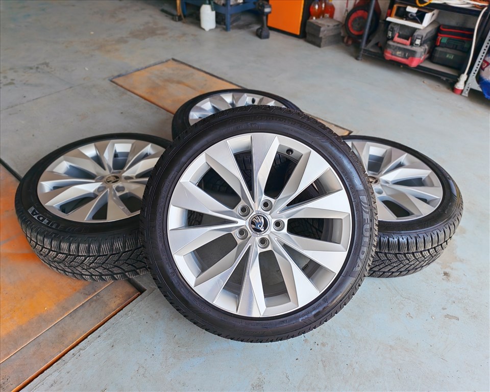 18" 5x112 Skoda "Cassiopeia" gyári alufelni szett téligumikkal! 1. kép