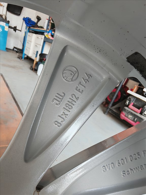 18" 5x112 Skoda "Cassiopeia" gyári alufelni szett téligumikkal! 6. kép