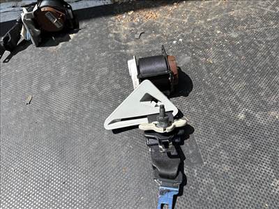 NISSAN QASHQAI / QASHQAI PLUS 2 J10, JJ10 Bal hátsó Biztonsági Öv